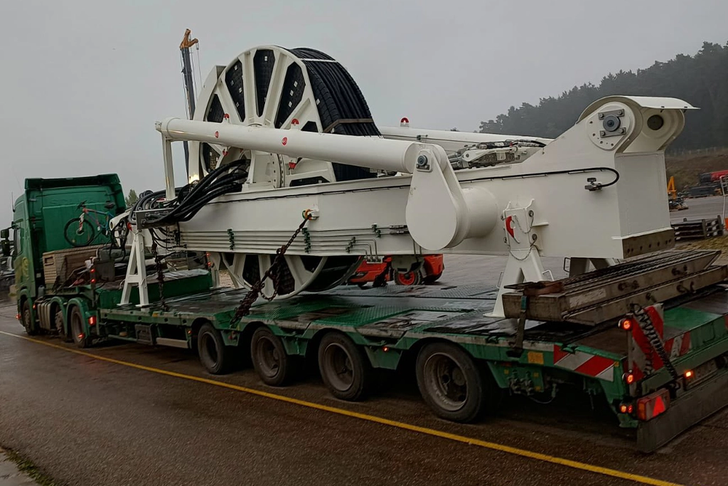 Transport echipamente international cu o flota moderna si semitrailere specifice marfii