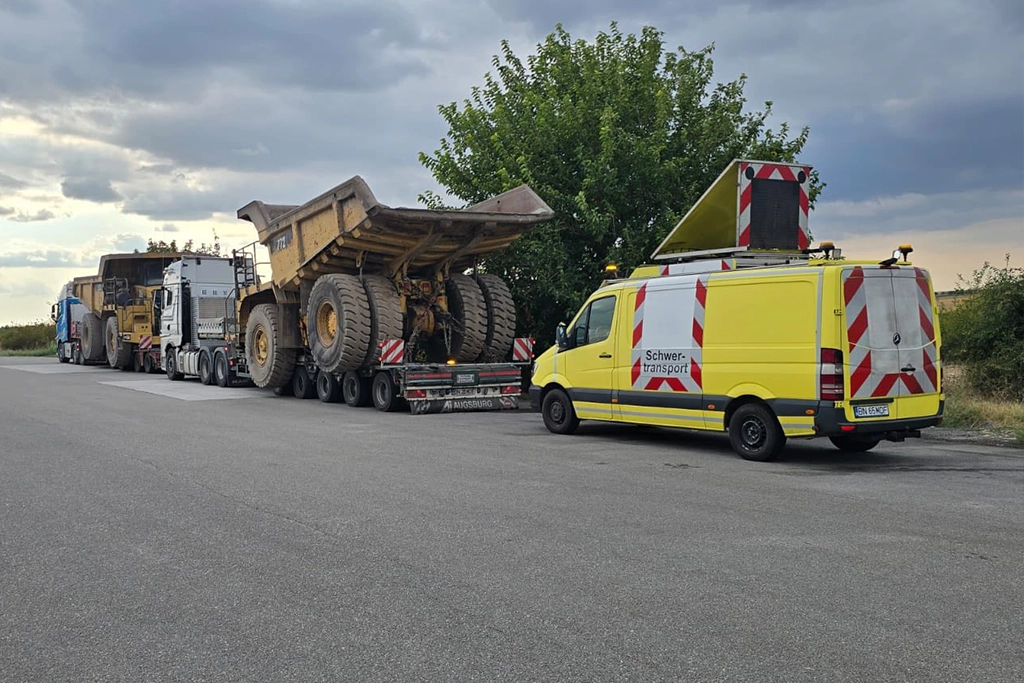 Masina de escorta proprie si ansamblele de transport agabaritic