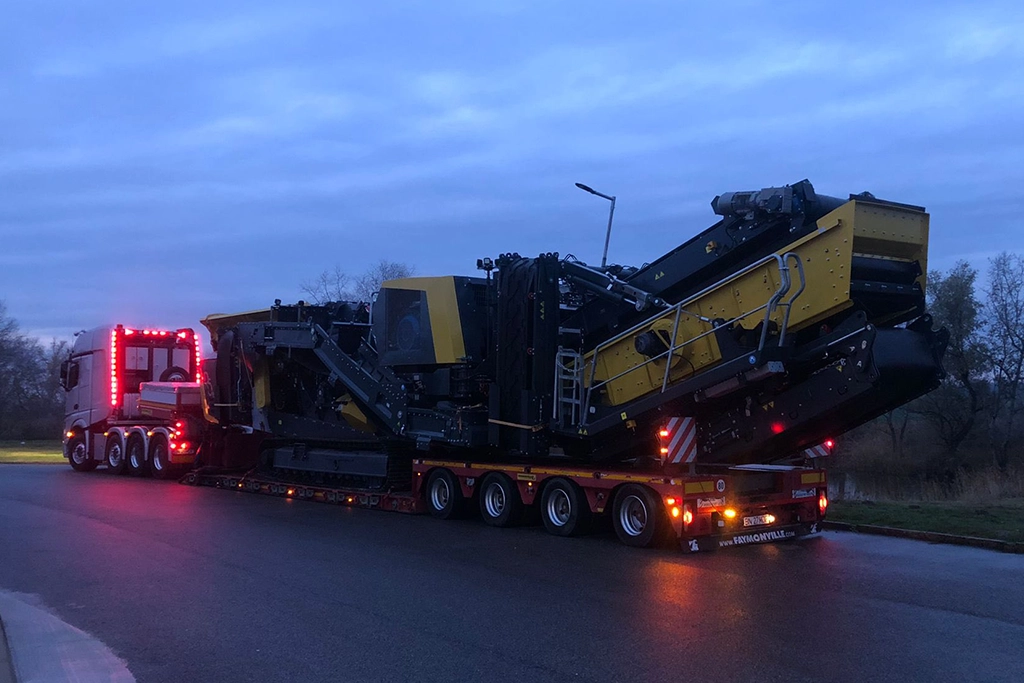 Ansamblu de transport agabaritic din flota Special Cargo Europe