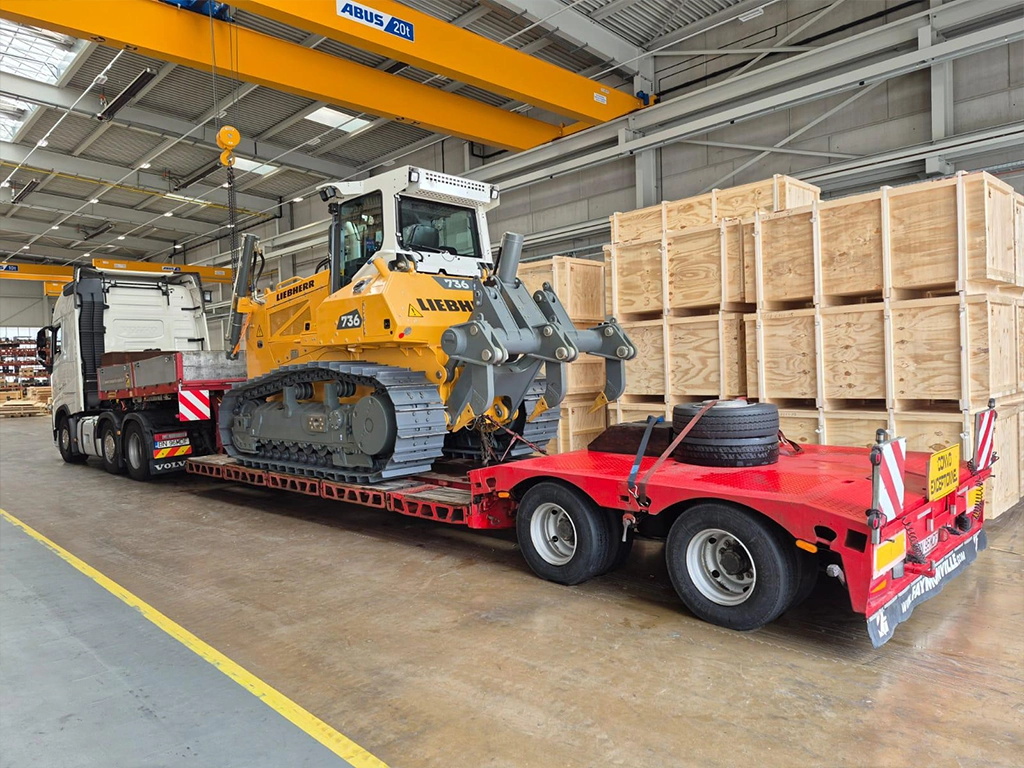 Buldozer transportat cu succes de catre firma noastra